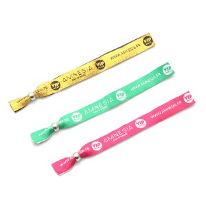 Cheap promotional gift custom giveaway wristband free sample
