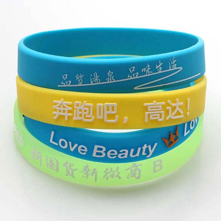 Hot sell customized glowing in dark silicone rubber bracelet wristbands for Events Featured Image